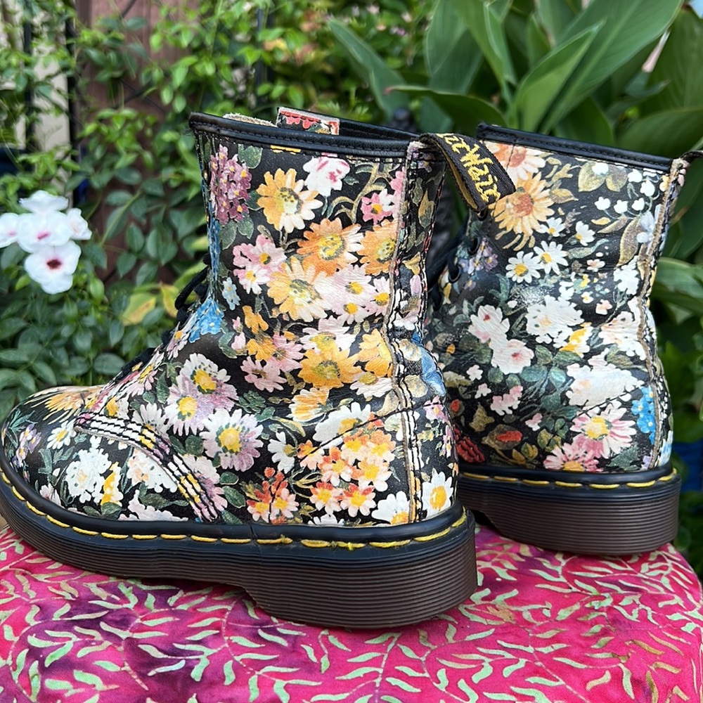 🏴󠁧󠁢󠁥󠁮󠁧󠁿 Dr. Martens MIE Sienna Miller Floral Boots UK 4 - Picture 7 of 17